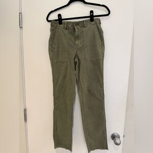 Madewell straight leg Olive Green Pants. Size 25. Versatile